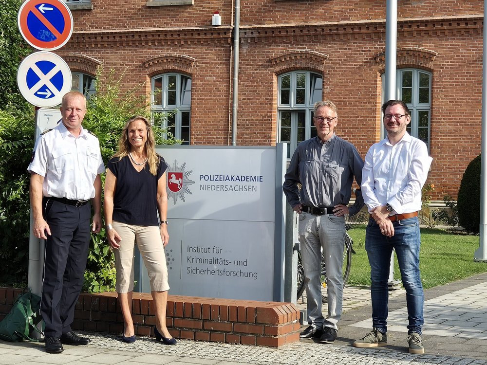 Katja Keul bei Polizeiakademie Niedersachsen in Nienburg
