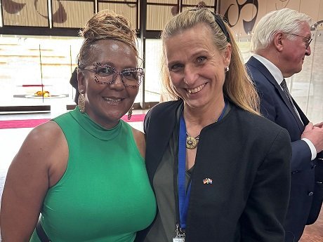 Katja Keul mit Ndileka Mandela, der Enkelin von Nelson Mandela